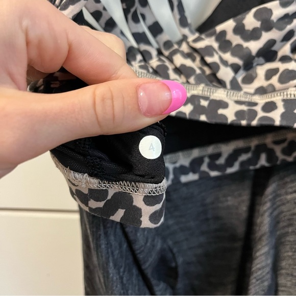 Lululemon Wild Tank Top Cheetah Sports Bra - Picture 4 of 5